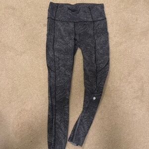 Lululemon leggings. Sz.4.